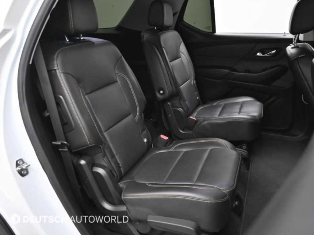 Chevrolet Travers - Vista 12