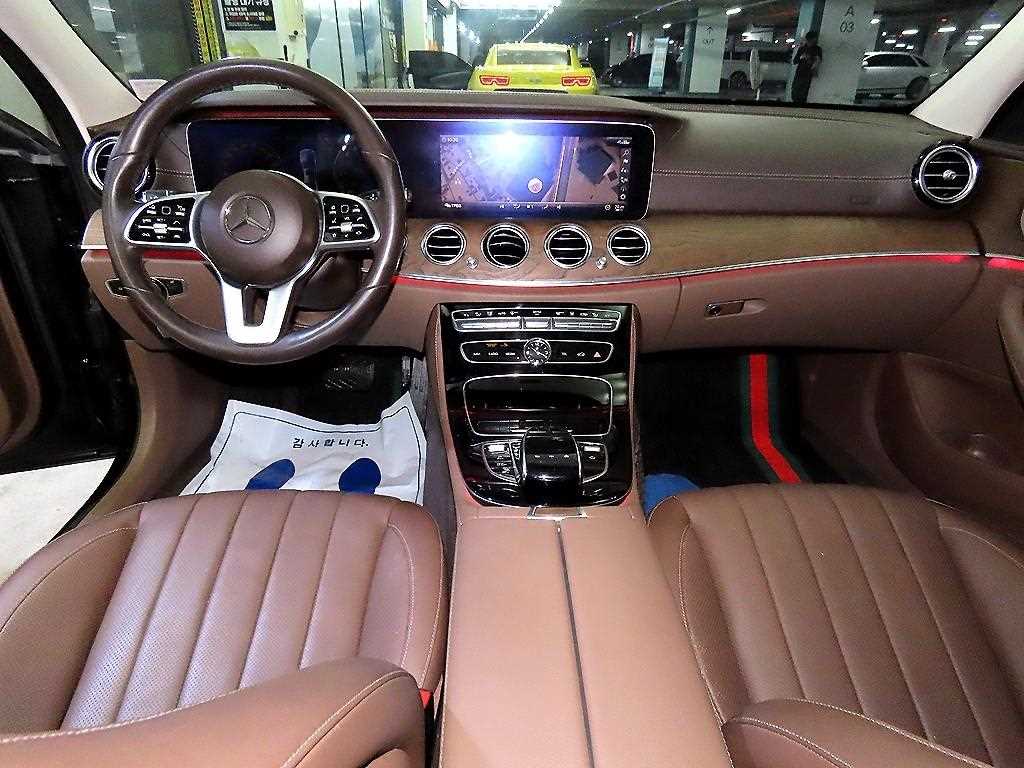 Mercedes Benz E class - Vista 10