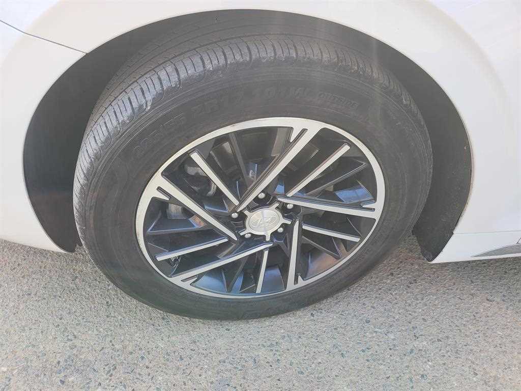 HYUNDAI Grandeur - Vista 5