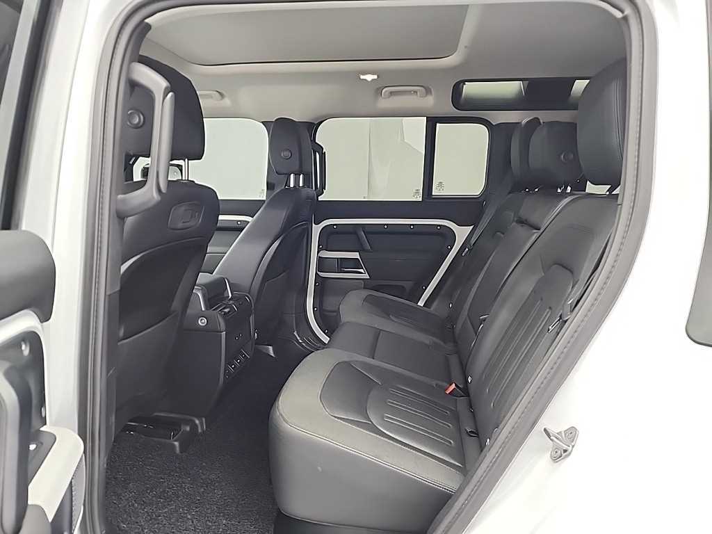 Land Rover Defender - Vista 12