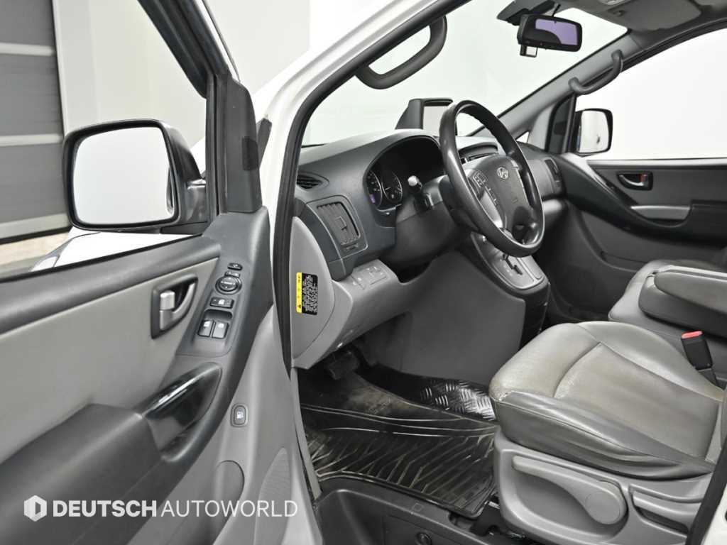 HYUNDAI Starex - Vista 11