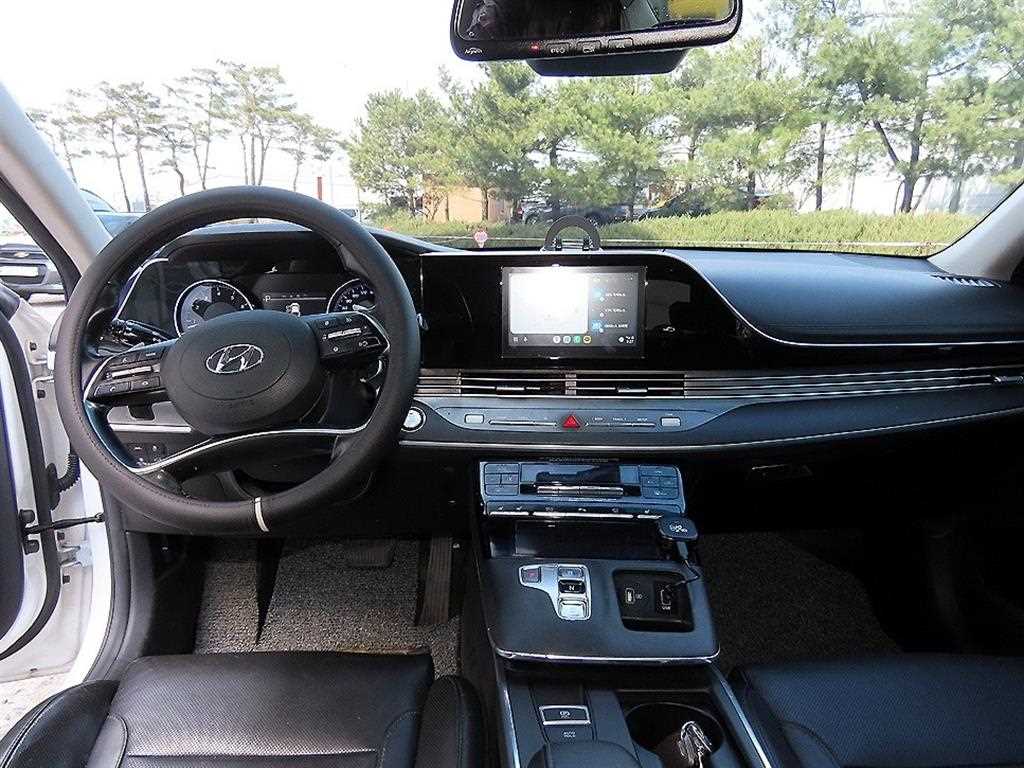 HYUNDAI Grandeur - Vista 7