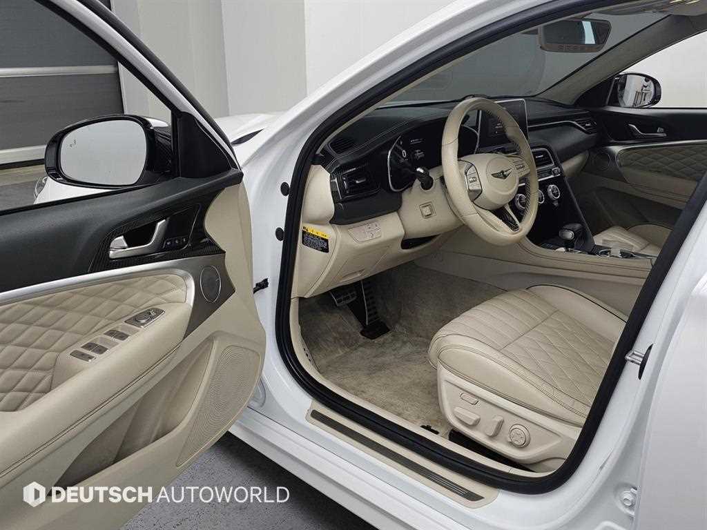 Genesis G70 - Vista 11