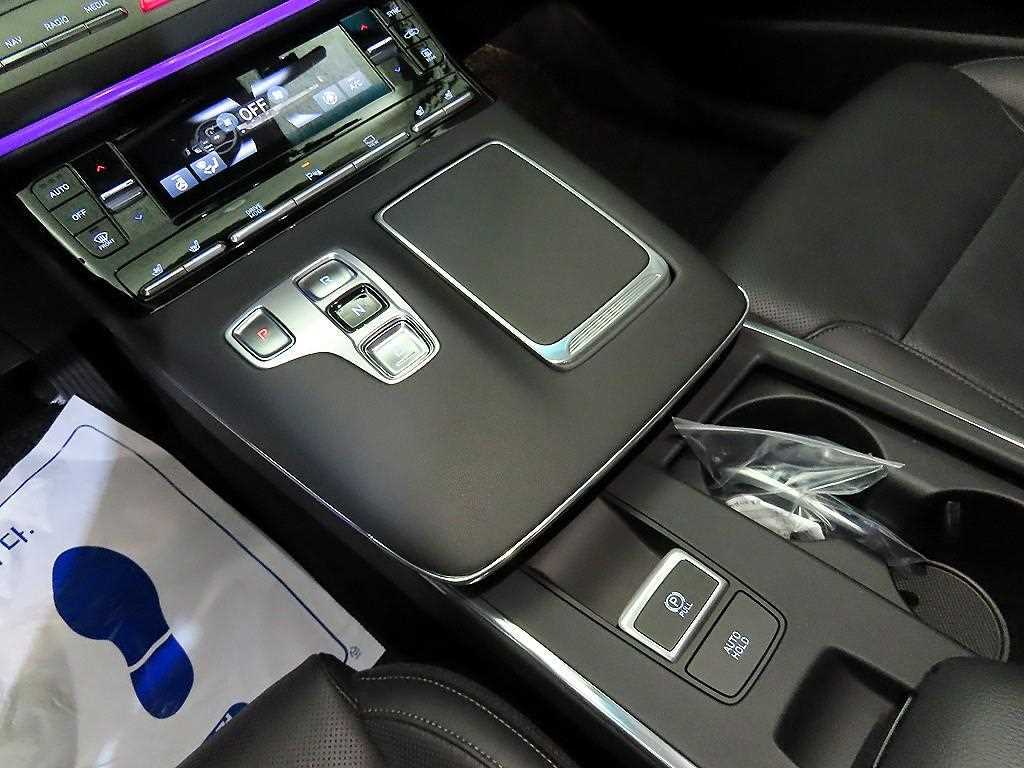 HYUNDAI Grandeur - Vista 12