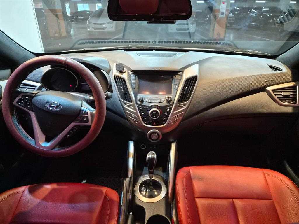 HYUNDAI Veloster - Vista 5