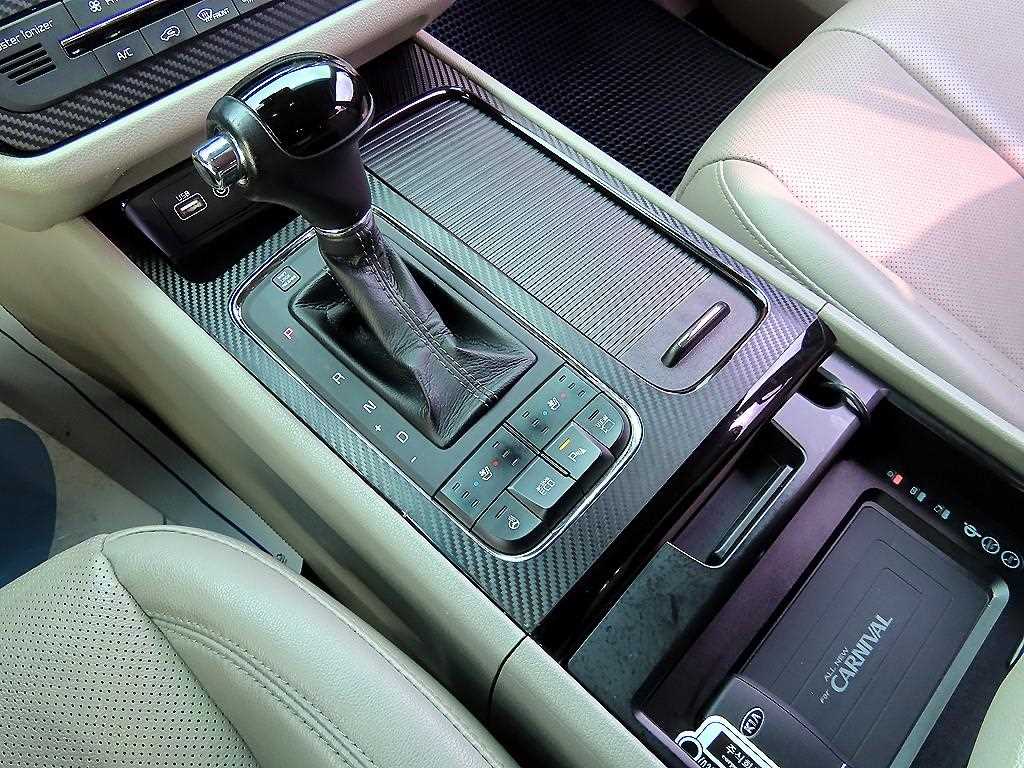 KIA Carnival - Vista 11