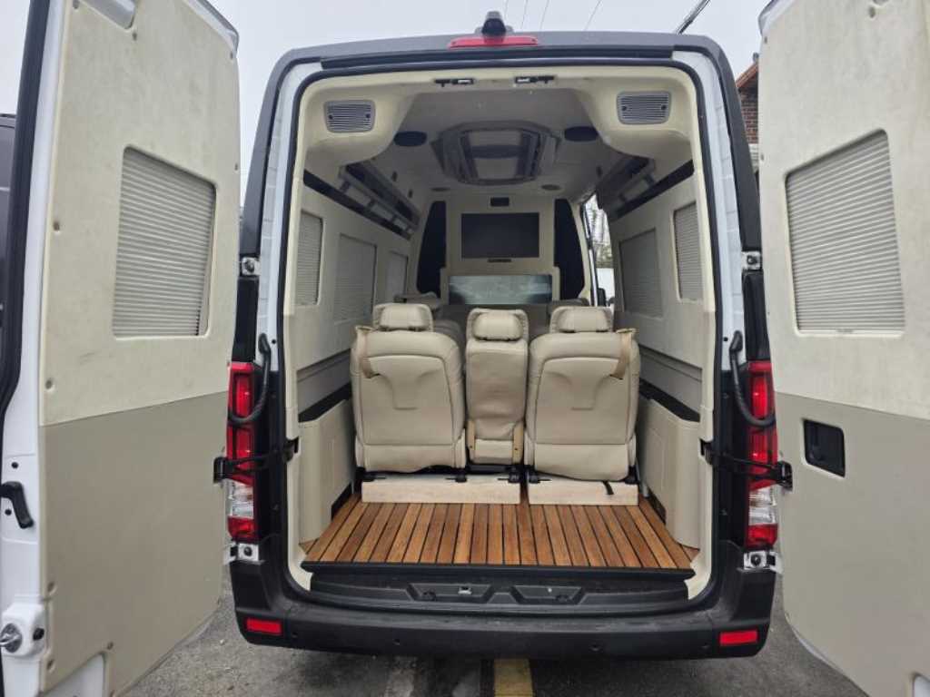 HYUNDAI Solati - Vista 7