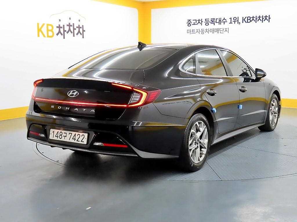 HYUNDAI Sonata - Vista 4
