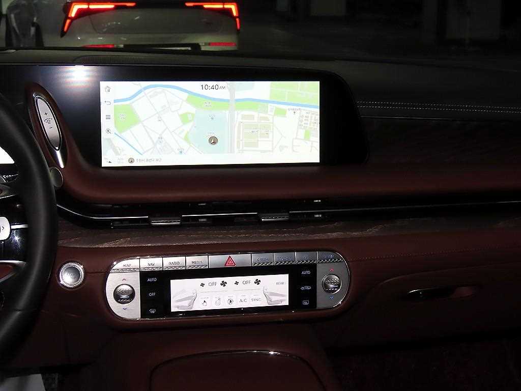 Genesis G90 - Vista 11