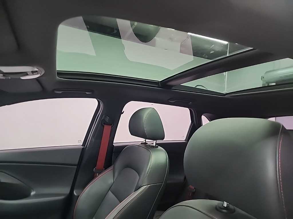 HYUNDAI i30 2017 Negro - Importación desde Corea - HF Imports Iquique - Foto 14