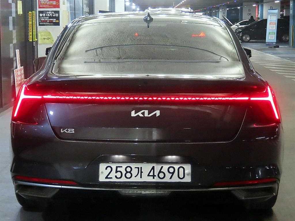 KIA K8 - Vista 5