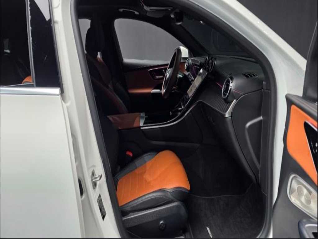 Mercedes Benz GLC Class - Vista 11