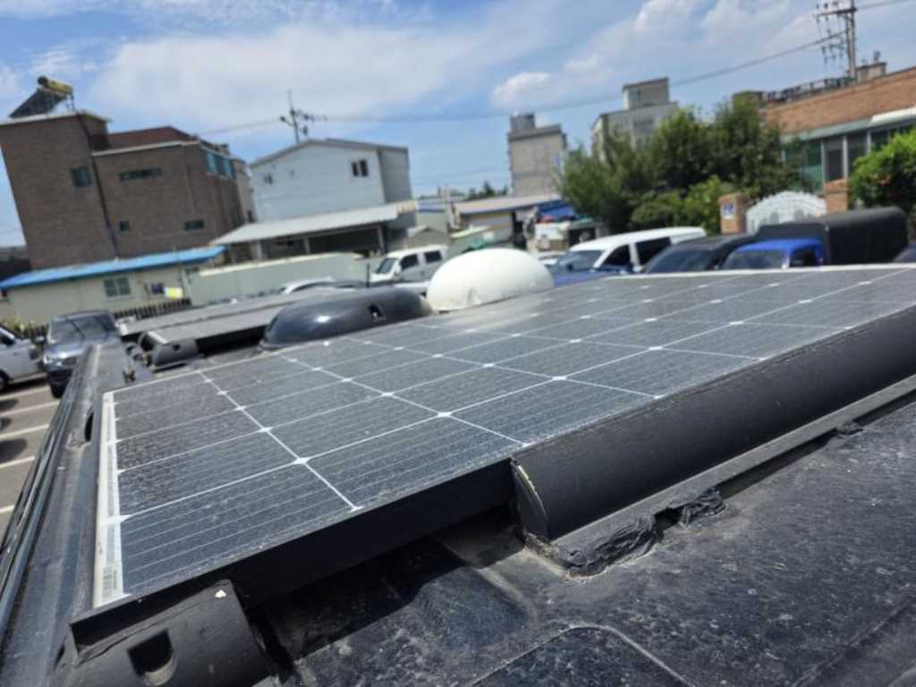 HYUNDAI Solati - Vista 10