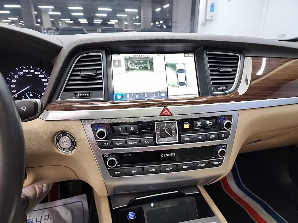 Genesis G80 - Vista 10