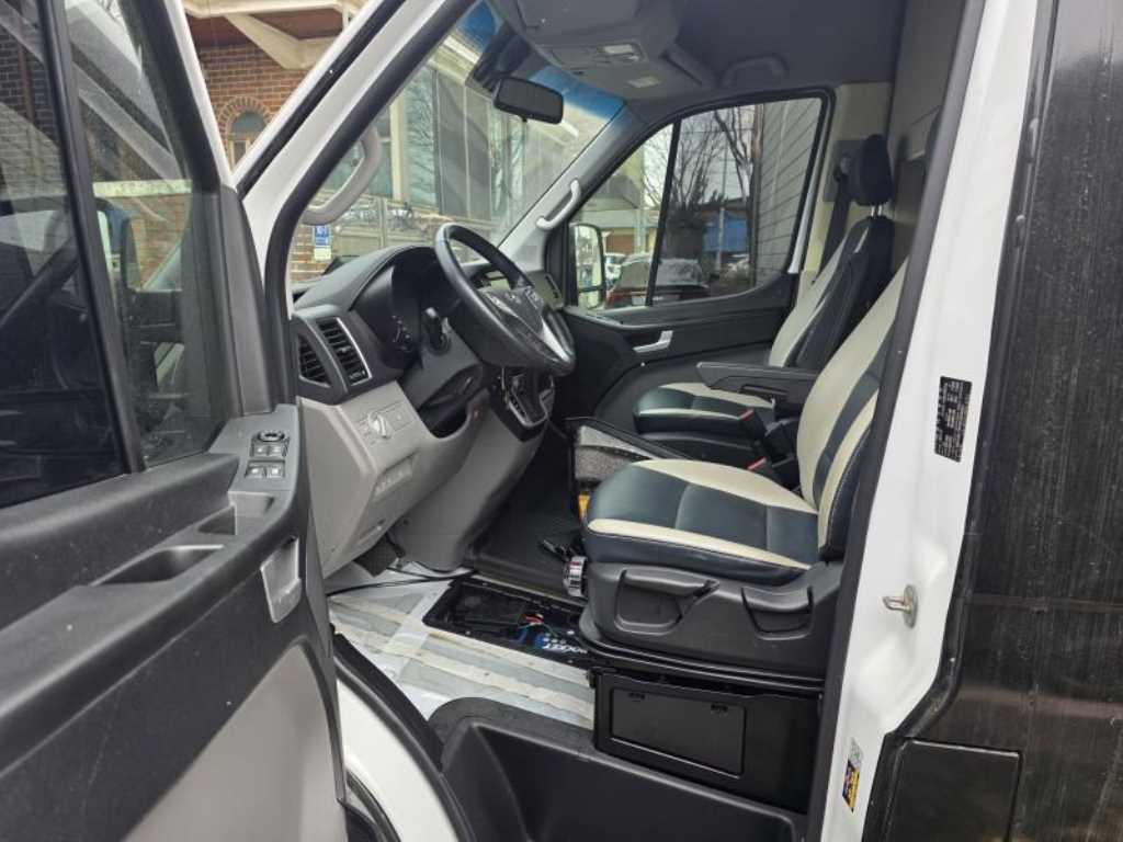 HYUNDAI Solati - Vista 5