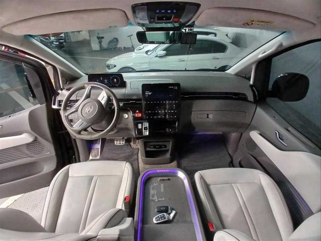 HYUNDAI Staria - Vista 6