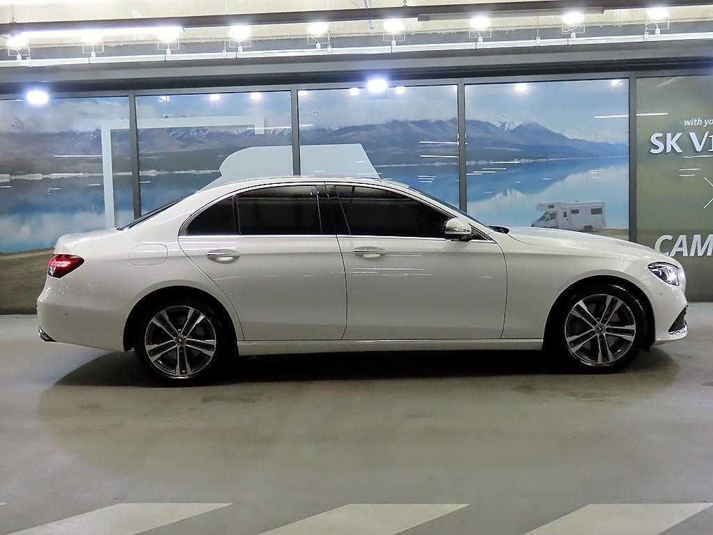 Mercedes Benz E class - Vista 4