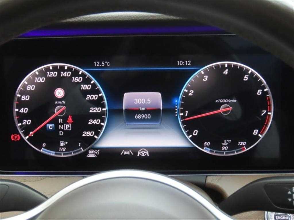 Mercedes Benz E class - Vista 5