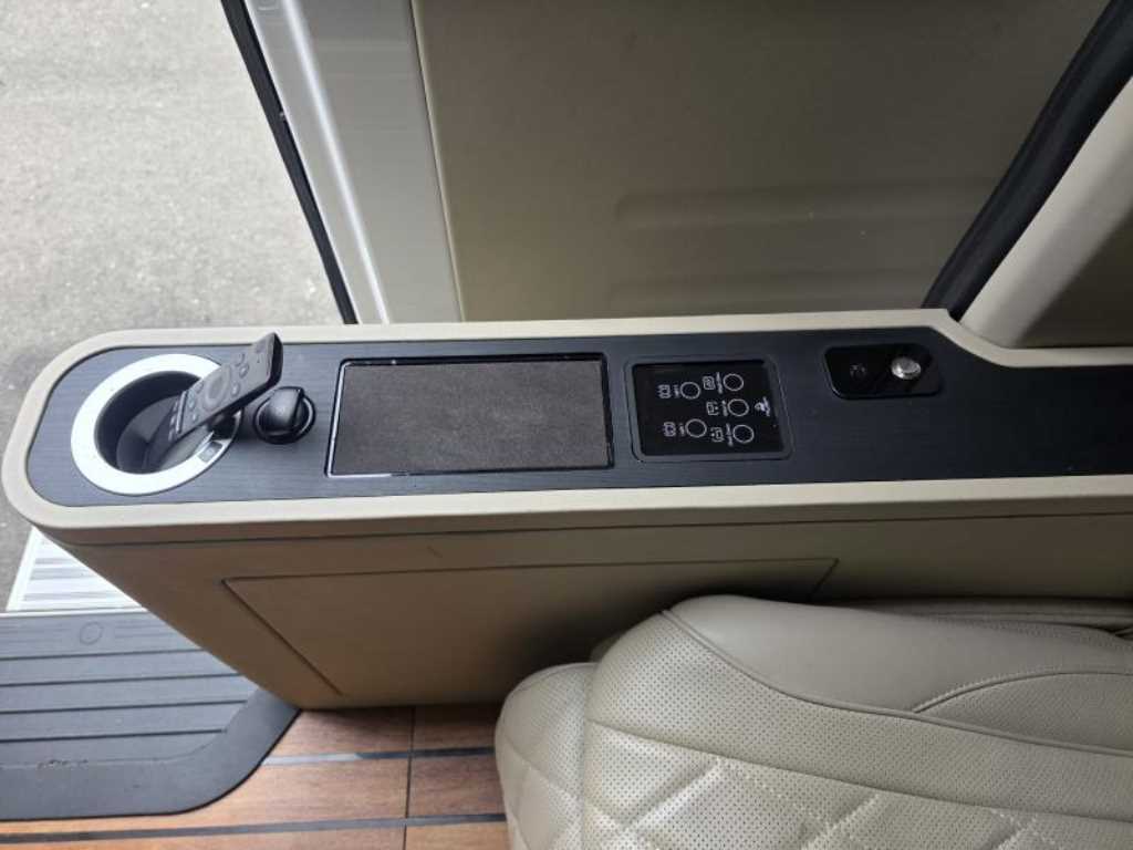 HYUNDAI Solati - Vista 11