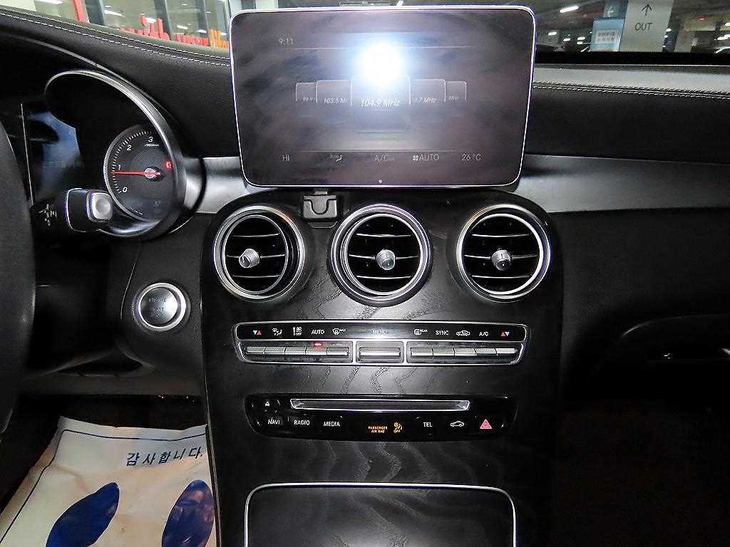 Mercedes Benz GLC Class - Vista 11