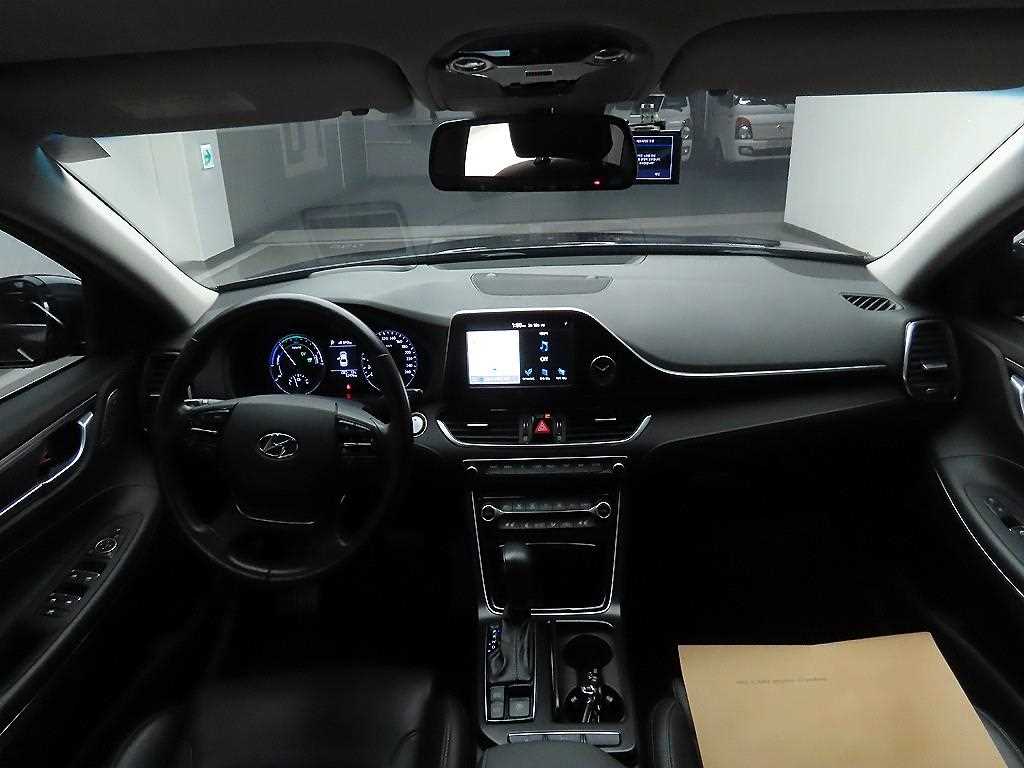 HYUNDAI Grandeur - Vista 8