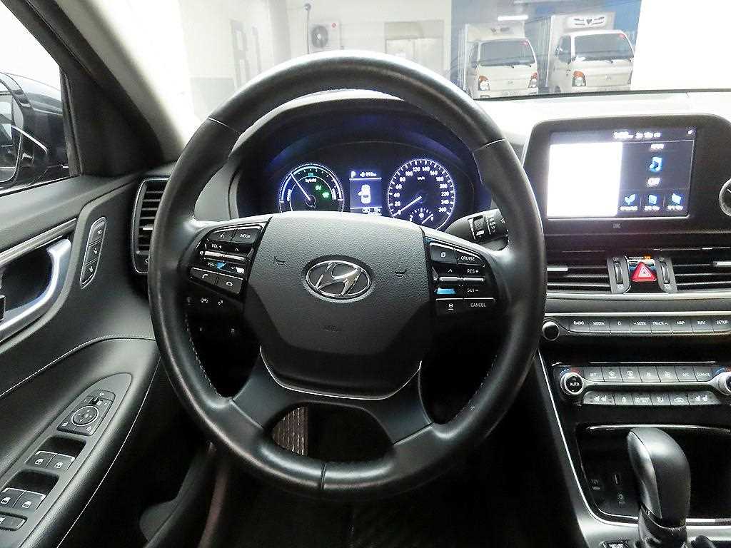 HYUNDAI Grandeur - Vista 7