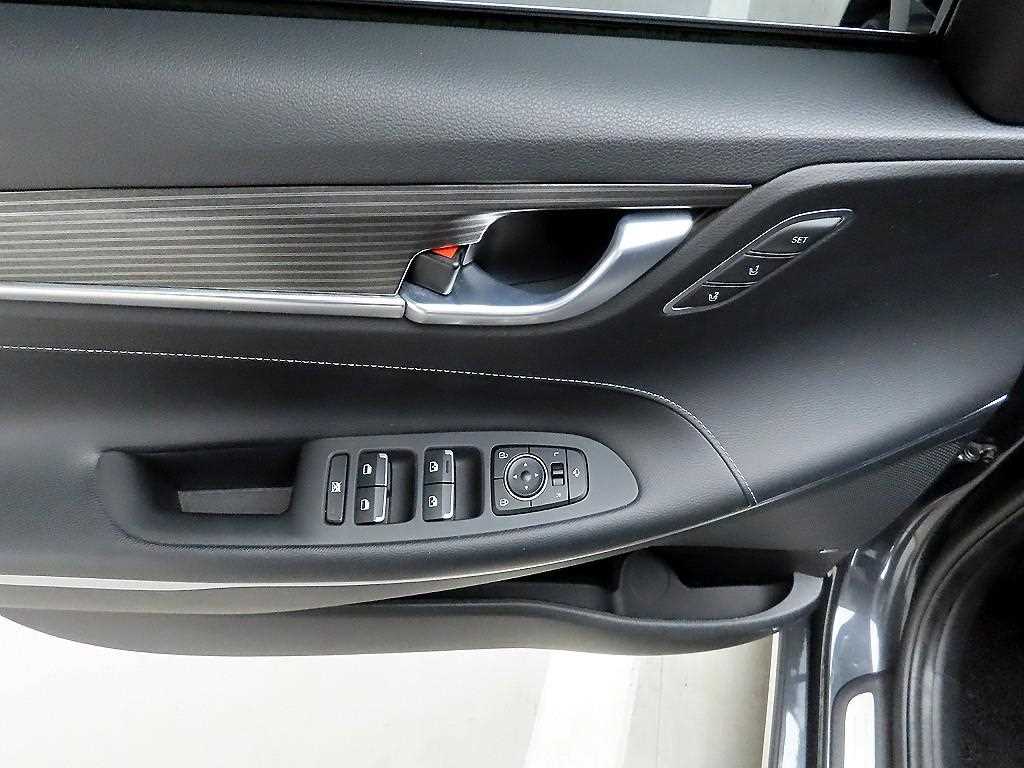 HYUNDAI Grandeur - Vista 11