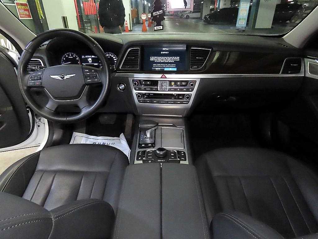 Genesis G80 - Vista 10