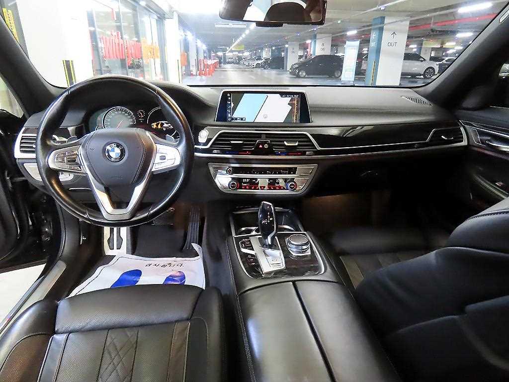 BMW 7 Series - Vista 10