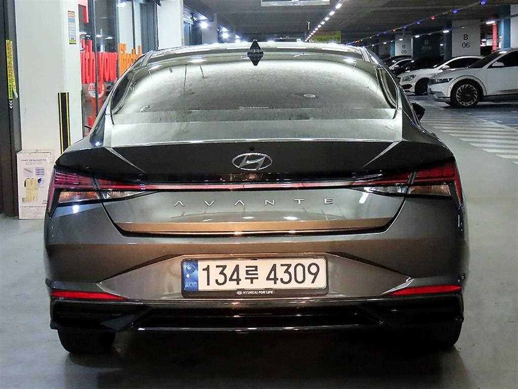 HYUNDAI Avante - Vista 6