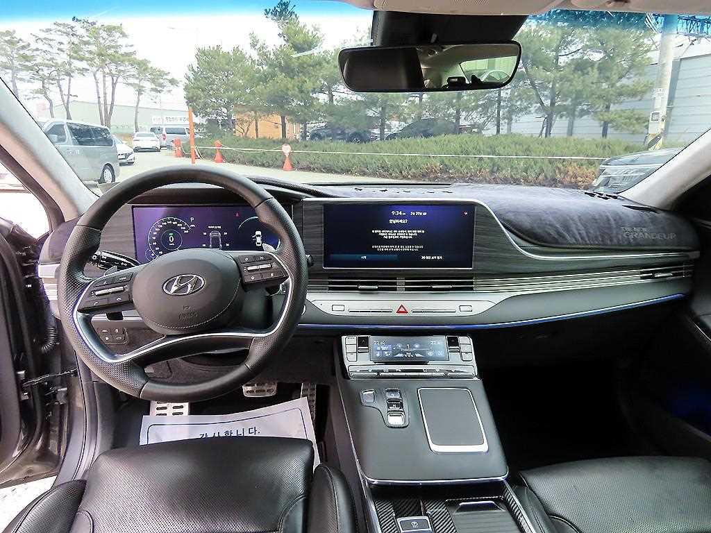 HYUNDAI Grandeur - Vista 7