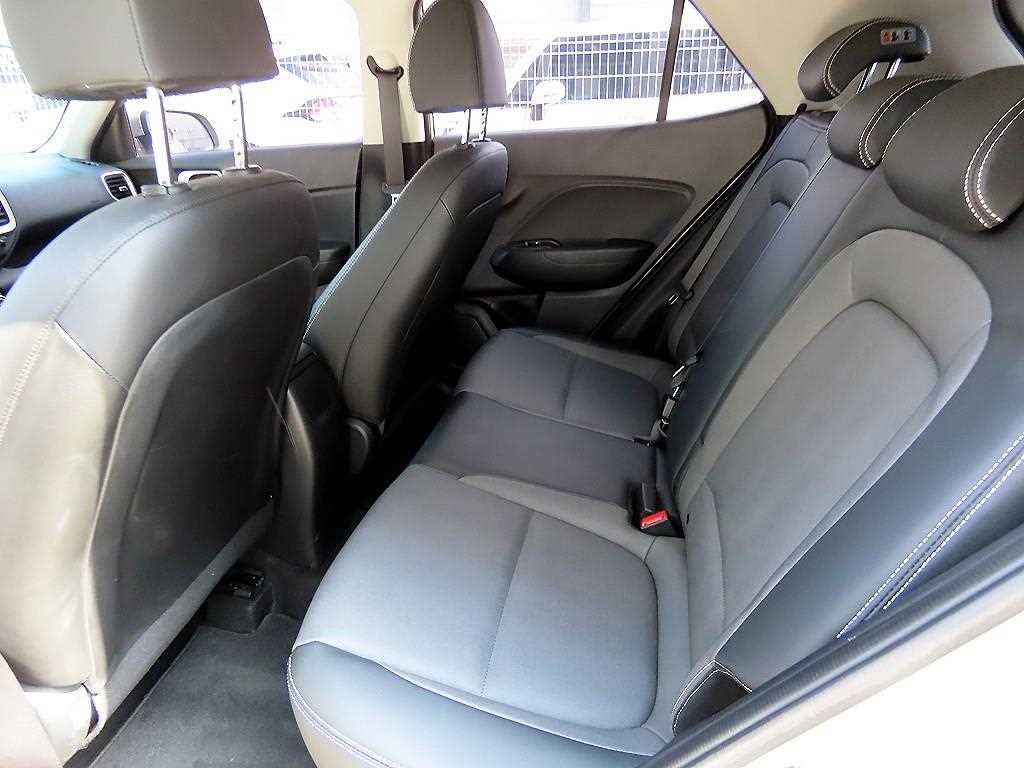 HYUNDAI Venue - Vista 6