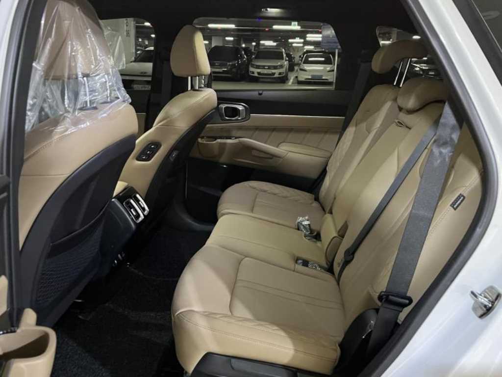 KIA Sorento - Vista 8