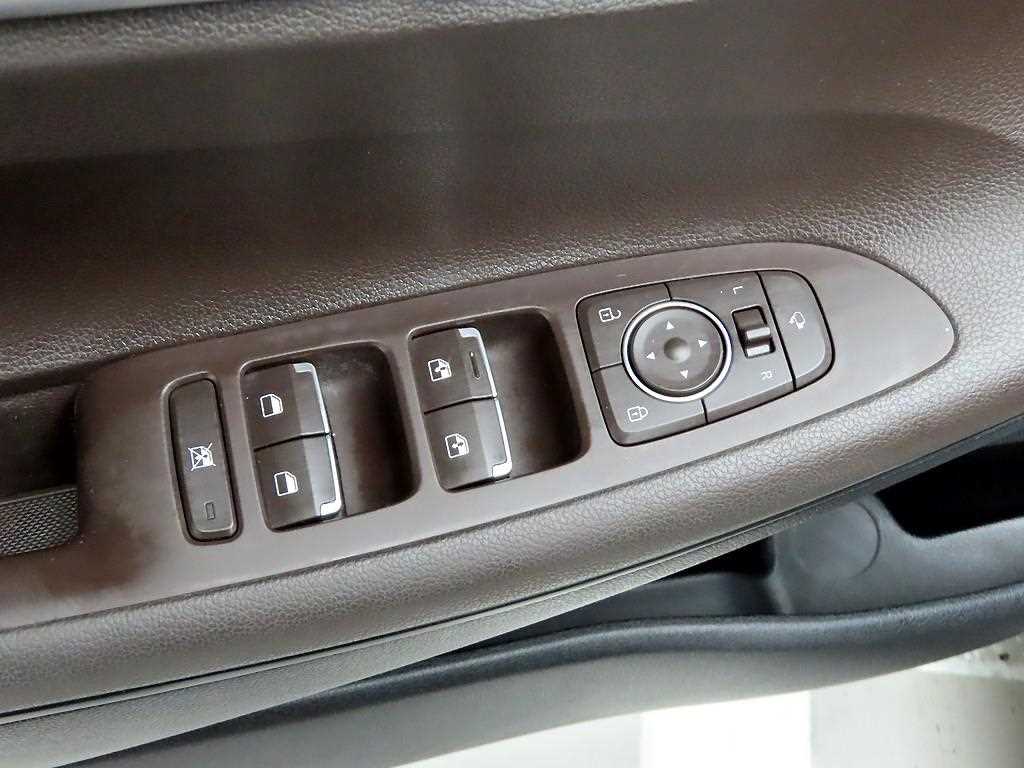 HYUNDAI Grandeur - Vista 11