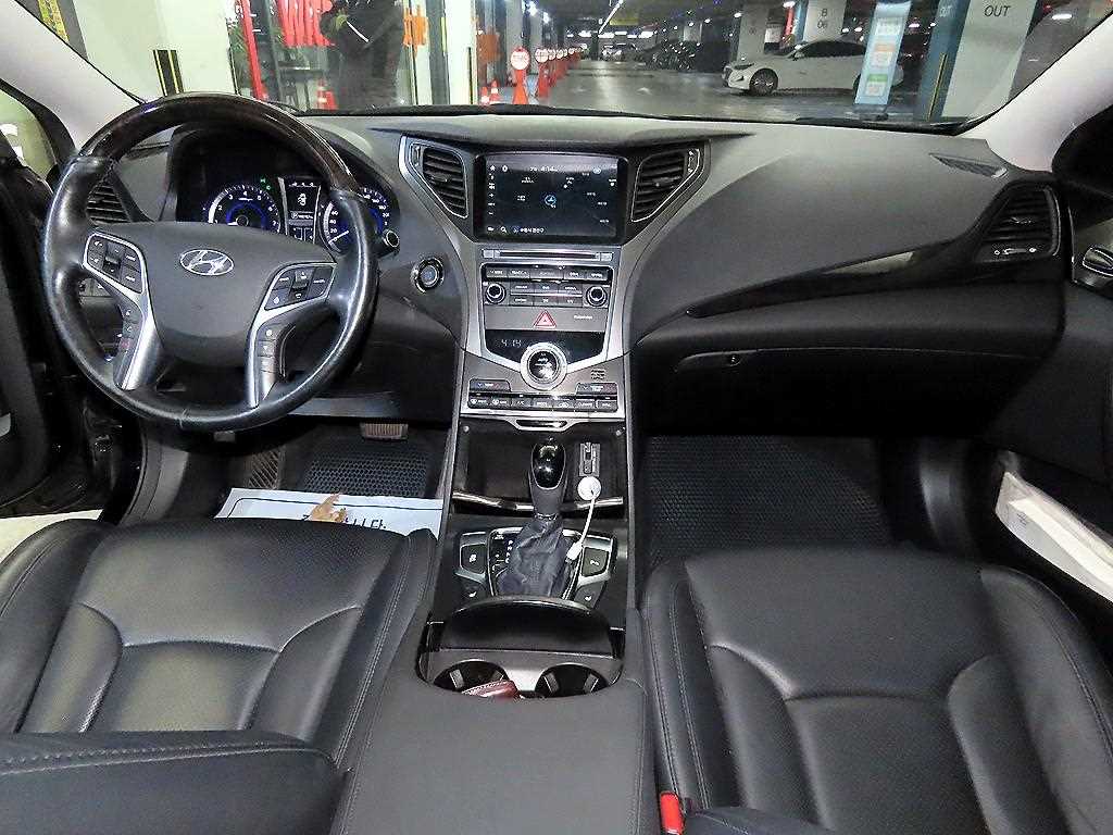 HYUNDAI Grandeur - Vista 10