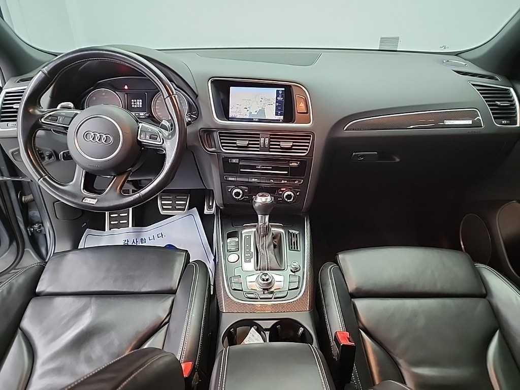 Audi SQ5 - Vista 7