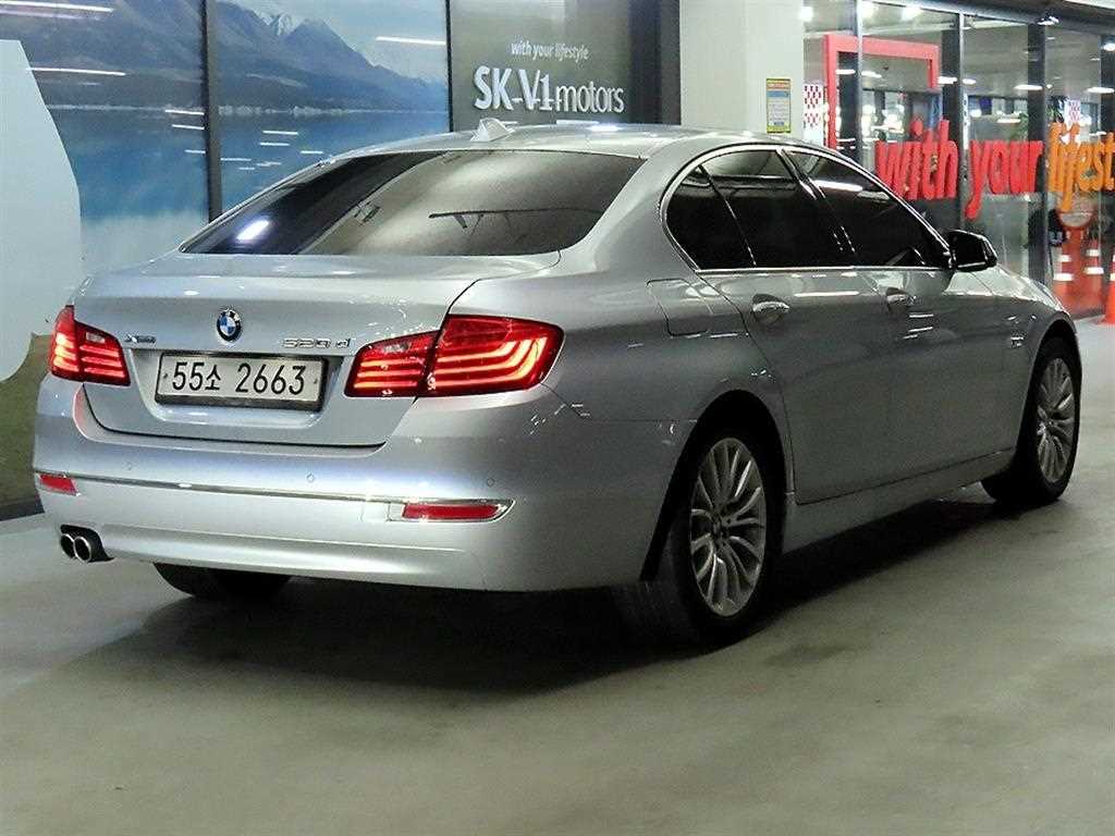 BMW 5 Series - Vista 4