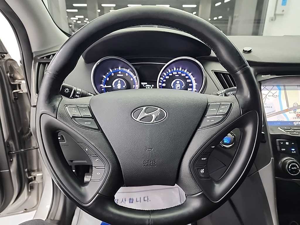 HYUNDAI Sonata - Vista 9