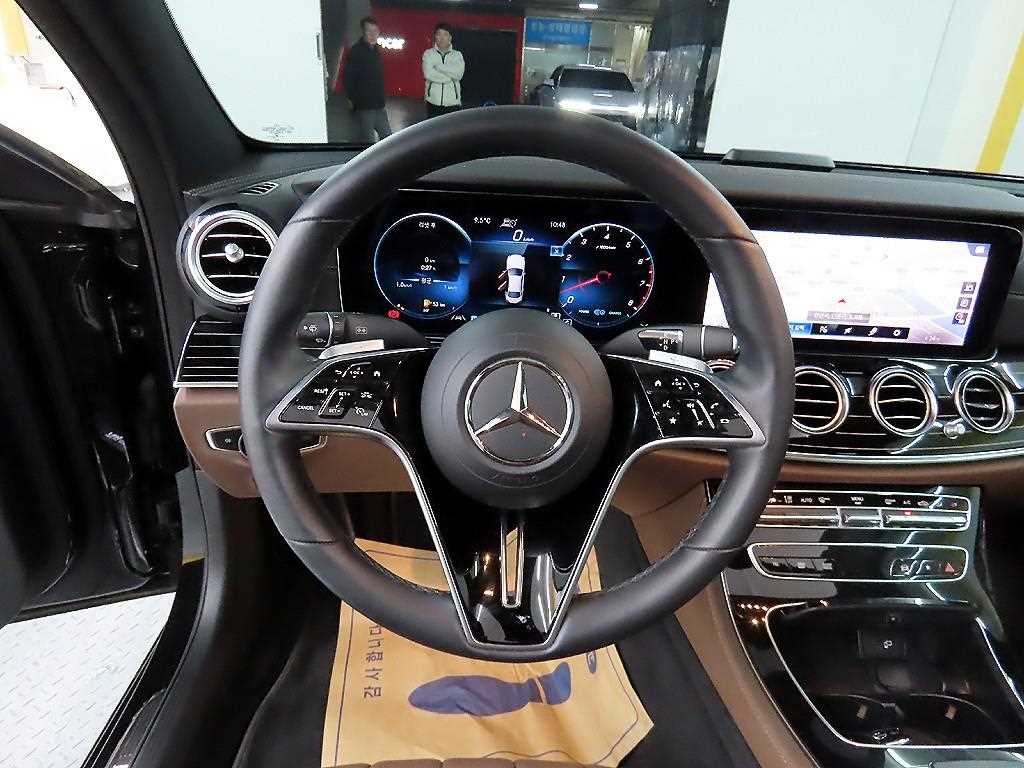 Mercedes Benz E class - Vista 9