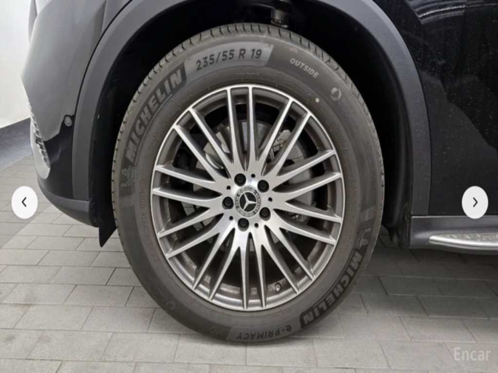 Mercedes Benz GLC Class - Vista 5