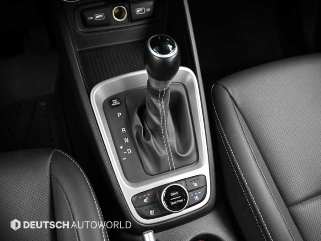 HYUNDAI Venue - Vista 7