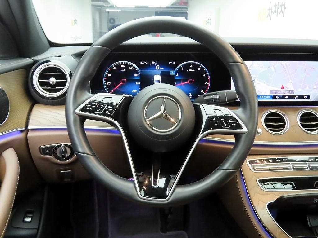 Mercedes Benz E class - Vista 7