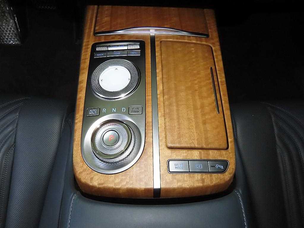 Genesis G80 - Vista 12