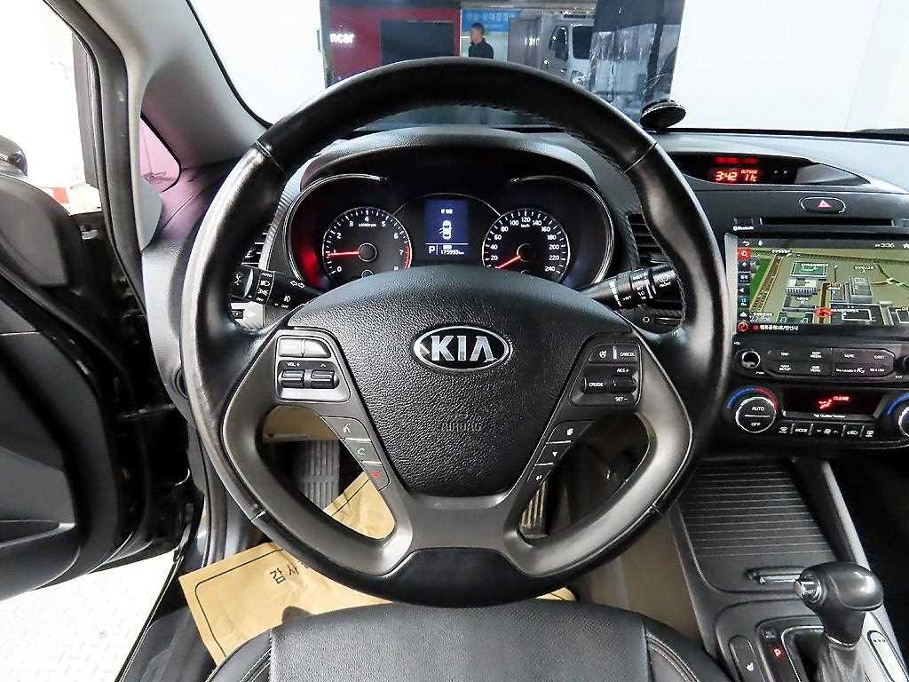 KIA K3 - Vista 9
