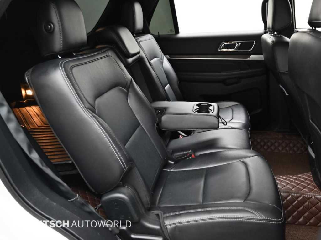 Ford Explorer - Vista 12