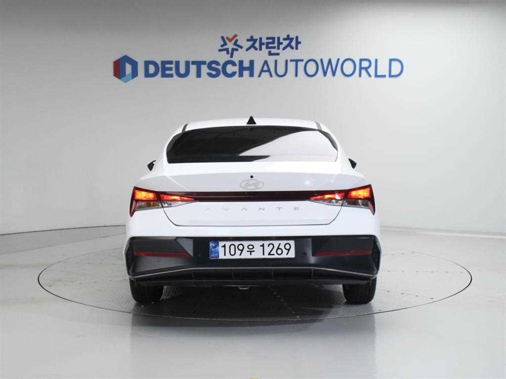 HYUNDAI Avante - Vista 4