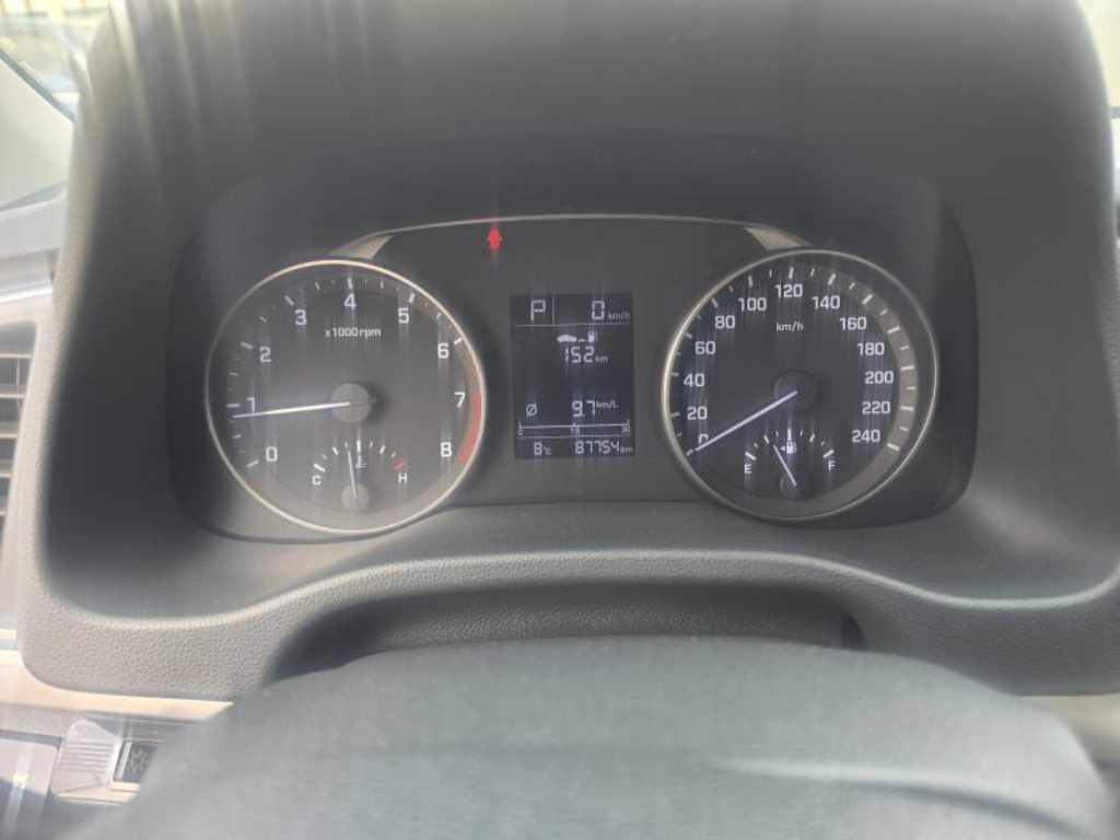 HYUNDAI Avante - Vista 6