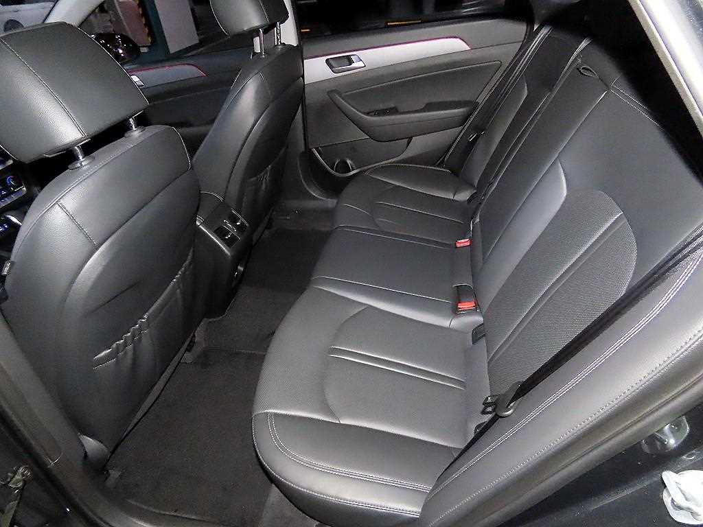 HYUNDAI Sonata - Vista 7