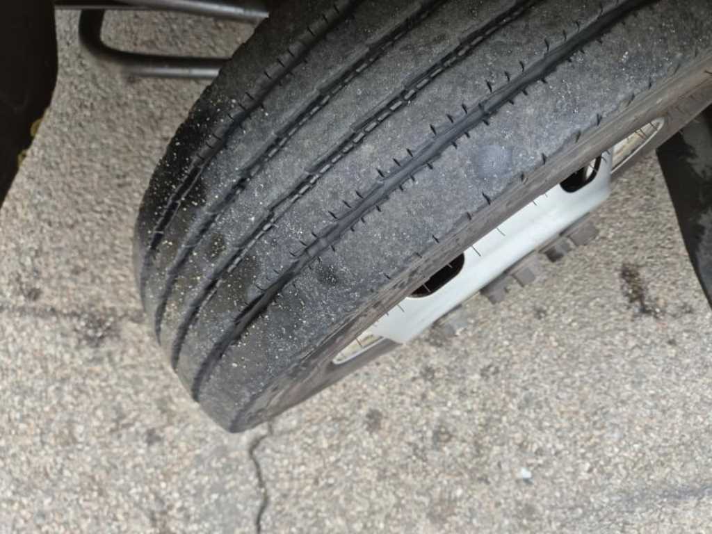 medium and large bus Hyundai bus - Vista 7