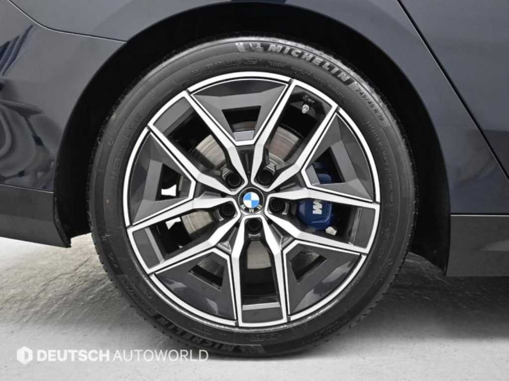 BMW 5 Series - Vista 5